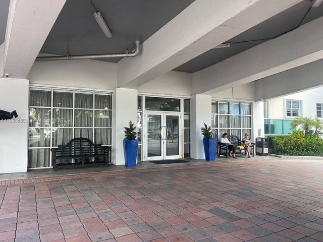 19390 Collins Avenue 123, Sunny Isles Beach, FL 33160
