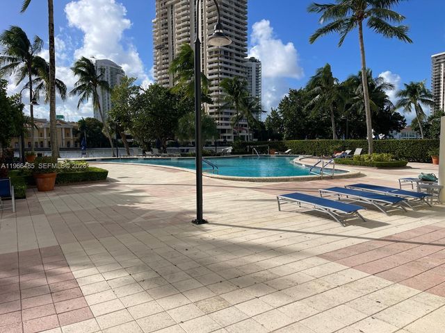 19390 Collins Avenue 123, Sunny Isles Beach, FL 33160