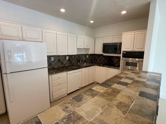 19390 Collins Avenue 123, Sunny Isles Beach, FL 33160