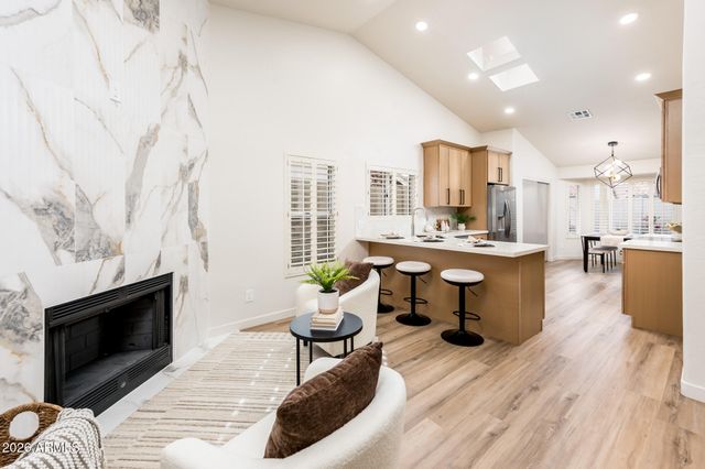 1033 E HEARNE Way, Gilbert, AZ 85234