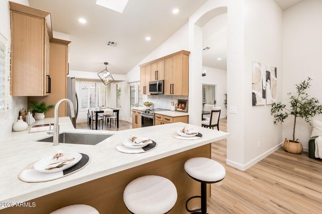 1033 E HEARNE Way, Gilbert, AZ 85234