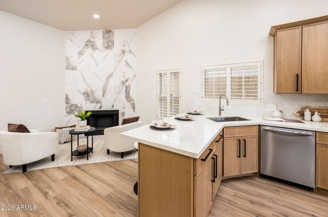 1033 E HEARNE Way, Gilbert, AZ 85234