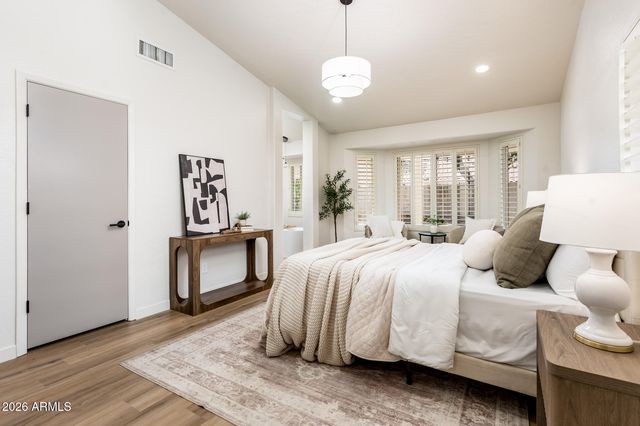 1033 E HEARNE Way, Gilbert, AZ 85234