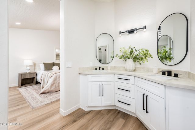 1033 E HEARNE Way, Gilbert, AZ 85234