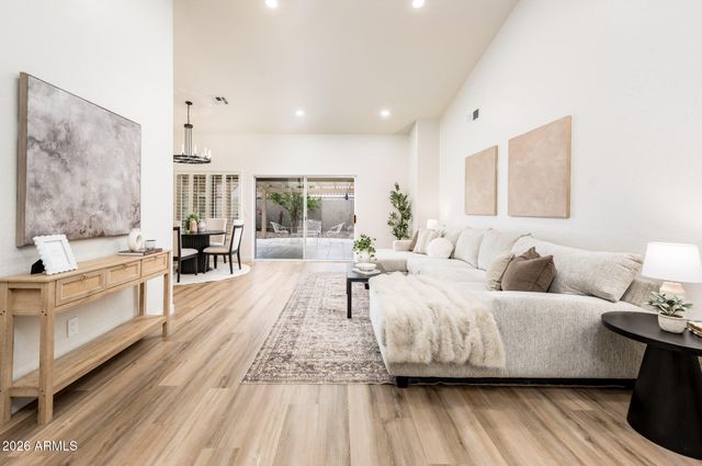 1033 E HEARNE Way, Gilbert, AZ 85234