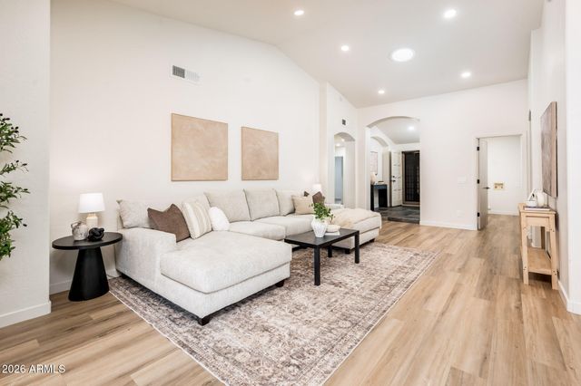 1033 E HEARNE Way, Gilbert, AZ 85234