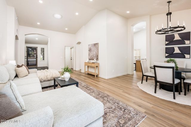 1033 E HEARNE Way, Gilbert, AZ 85234