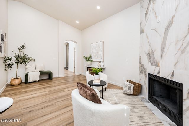 1033 E HEARNE Way, Gilbert, AZ 85234