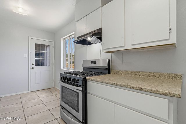 4901 DEBEERS Drive, El Paso, TX 79924