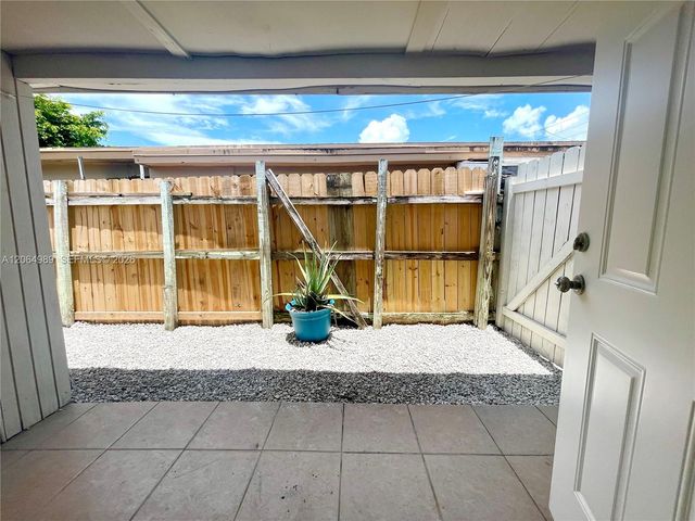 1004 SW 24th Avenue, Fort Lauderdale, FL 33312