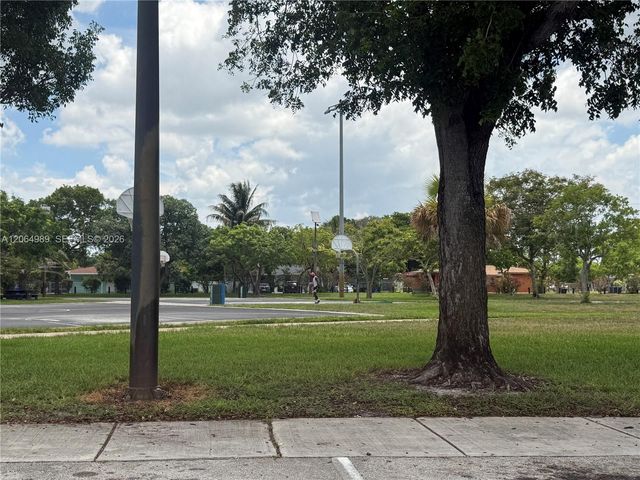 1004 SW 24th Avenue, Fort Lauderdale, FL 33312