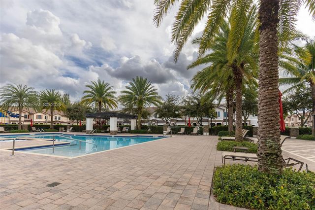 15070 SW 119th Ln, Miami, FL 33196
