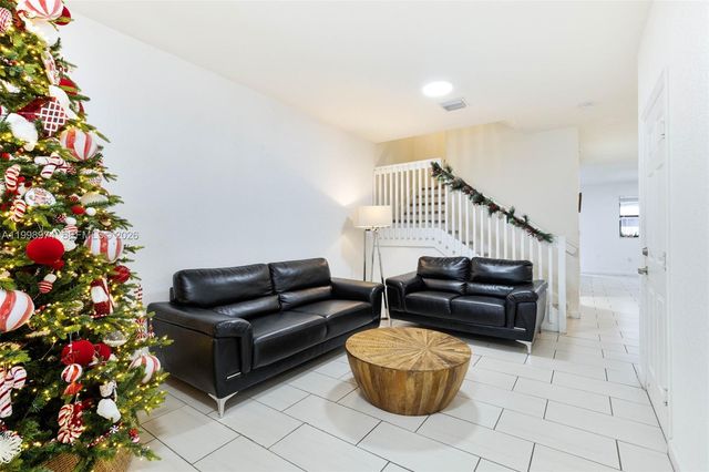 15070 SW 119th Ln, Miami, FL 33196