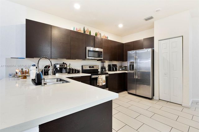 15070 SW 119th Ln, Miami, FL 33196