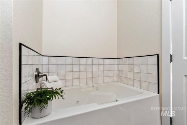 685 S Winthrop Way, Boise, ID 83709