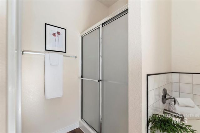 685 S Winthrop Way, Boise, ID 83709