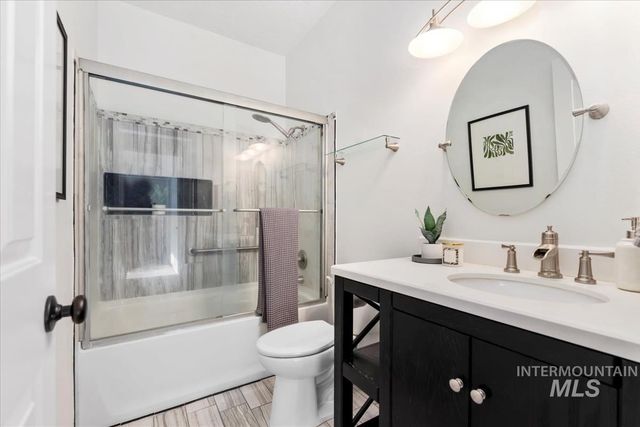 685 S Winthrop Way, Boise, ID 83709