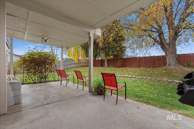 685 S Winthrop Way, Boise, ID 83709