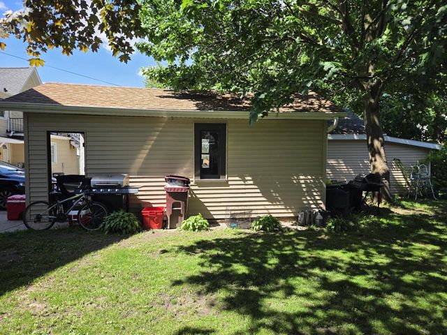 913 S 21st STREET, Manitowoc, WI 54220