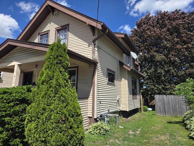 913 S 21st STREET, Manitowoc, WI 54220