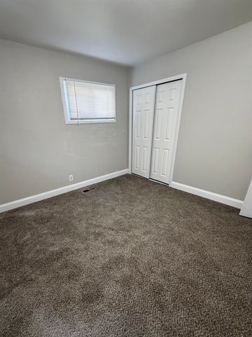 3713 Briarwood Drive, Flint, MI 48507