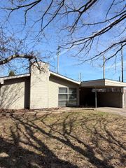 3713 Briarwood Drive, Flint, MI 48507