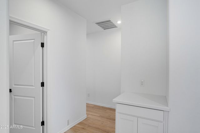 7438 W Rose Lane, Glendale, AZ 85303