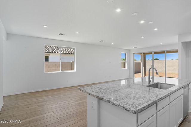 7438 W Rose Lane, Glendale, AZ 85303