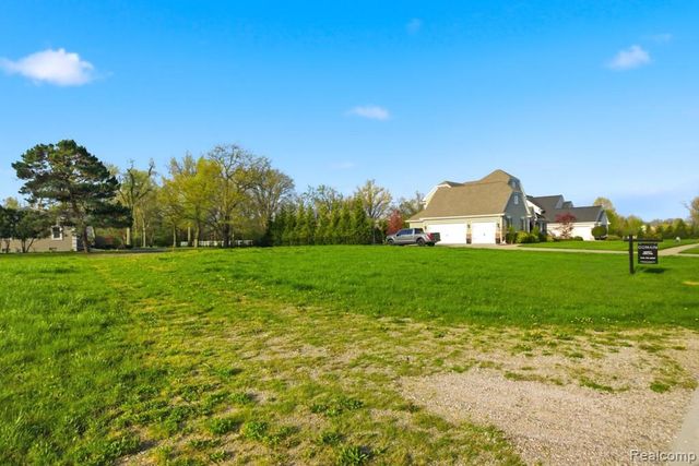 22 Potowatomi Drive, Grosse Ile, MI 48138