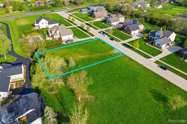 22 Potowatomi Drive, Grosse Ile, MI 48138