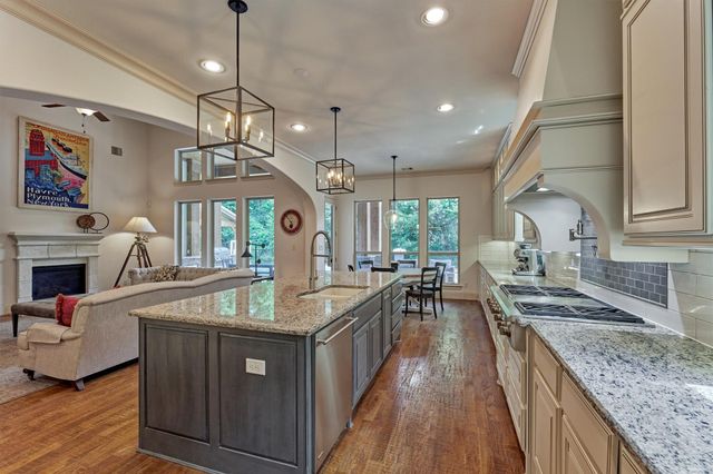 59 Freesia Court, The Woodlands, TX 77375