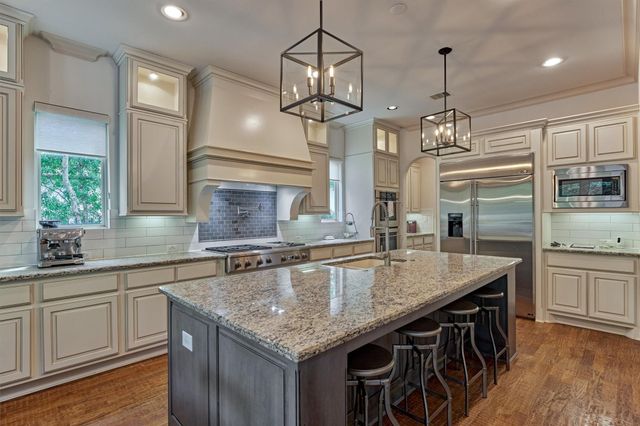 59 Freesia Court, The Woodlands, TX 77375