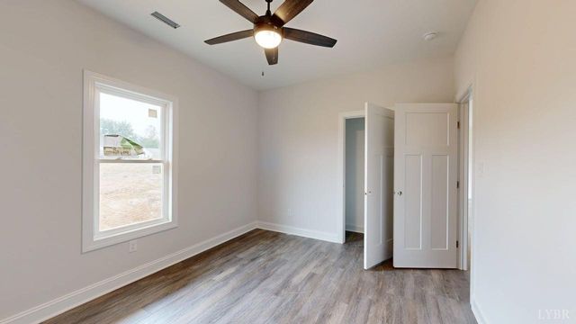 2288 Smith Mountain Lake Parkway, Huddleston, VA 24104