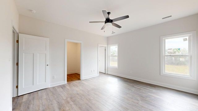 2288 Smith Mountain Lake Parkway, Huddleston, VA 24104