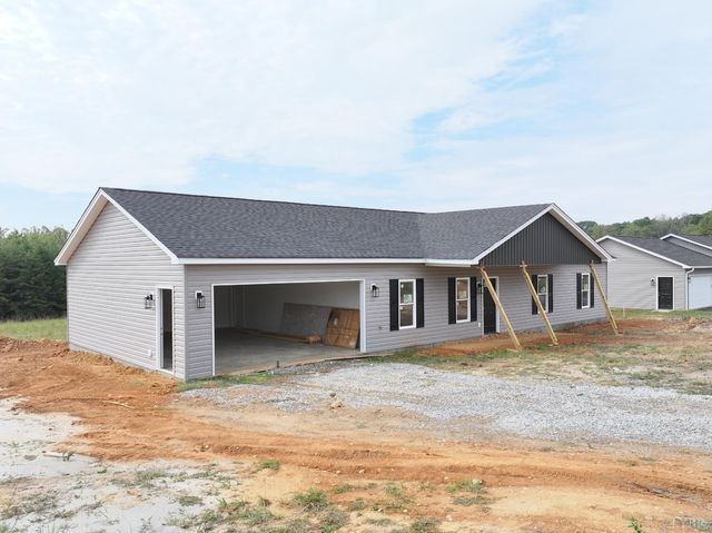 2288 Smith Mountain Lake Parkway, Huddleston, VA 24104