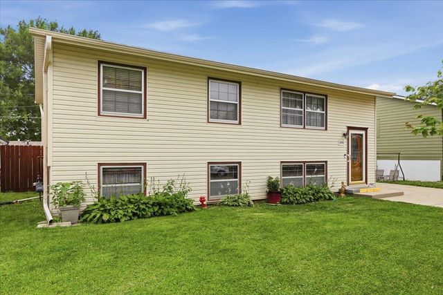 3003 RAWLINS Drive, Council Bluffs, IA 51501