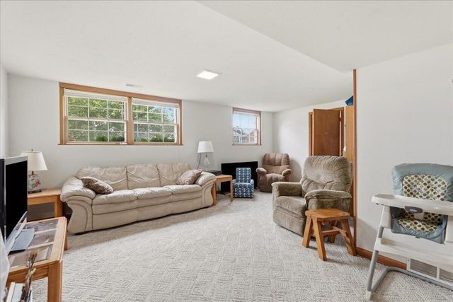 3003 RAWLINS Drive, Council Bluffs, IA 51501
