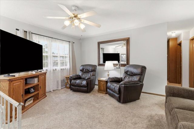 3003 RAWLINS Drive, Council Bluffs, IA 51501