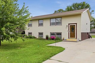 3003 RAWLINS Drive, Council Bluffs, IA 51501