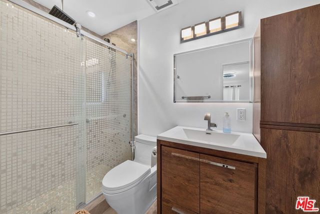 552 E Palm Avenue C, Burbank, CA 91501