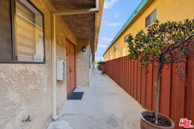 552 E Palm Avenue C, Burbank, CA 91501
