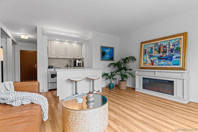 230 Prospect St 12, La Jolla, CA 92037