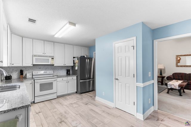 103 Englewood Court, Bonaire, GA 31005