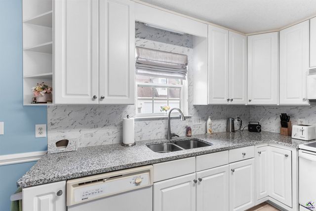 103 Englewood Court, Bonaire, GA 31005