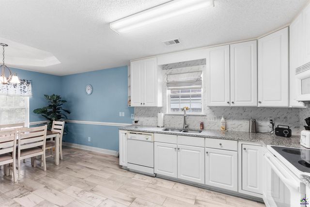 103 Englewood Court, Bonaire, GA 31005