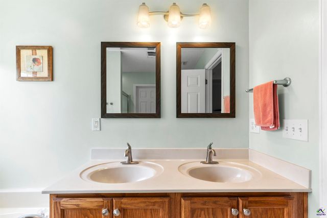 103 Englewood Court, Bonaire, GA 31005