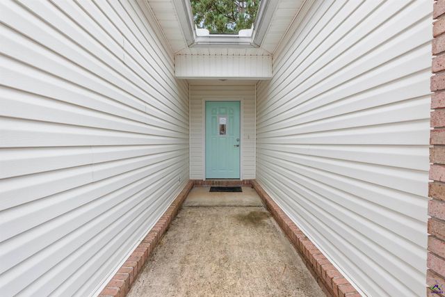 103 Englewood Court, Bonaire, GA 31005