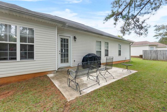 103 Englewood Court, Bonaire, GA 31005