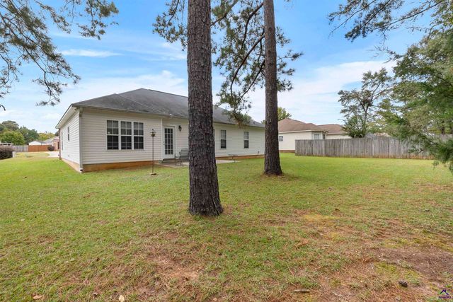 103 Englewood Court, Bonaire, GA 31005