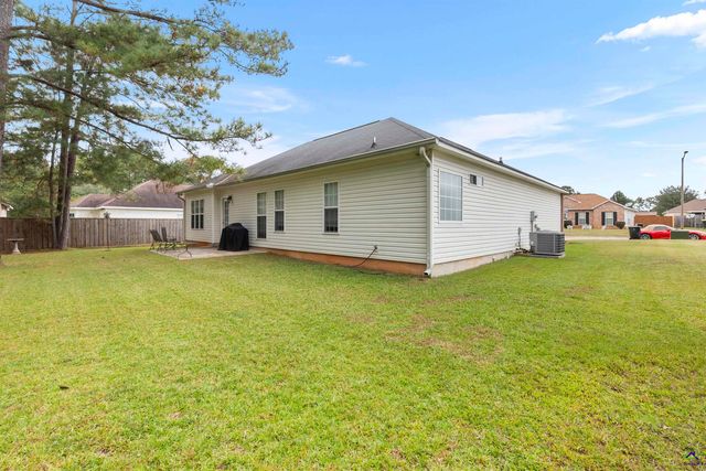 103 Englewood Court, Bonaire, GA 31005